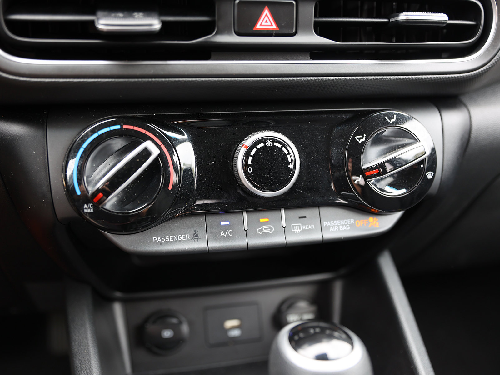 2023 Hyundai Kona SEL - Photo 23