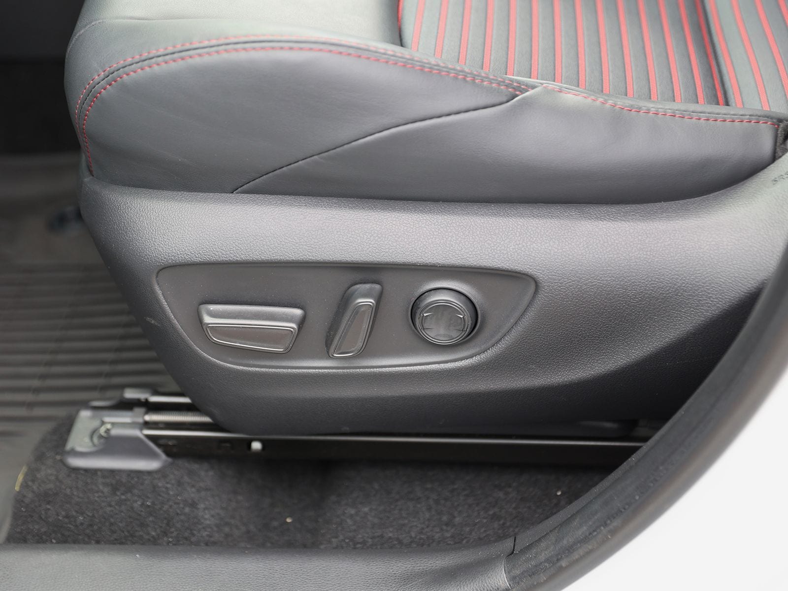 2023 Toyota RAV4 XSE - Photo 22