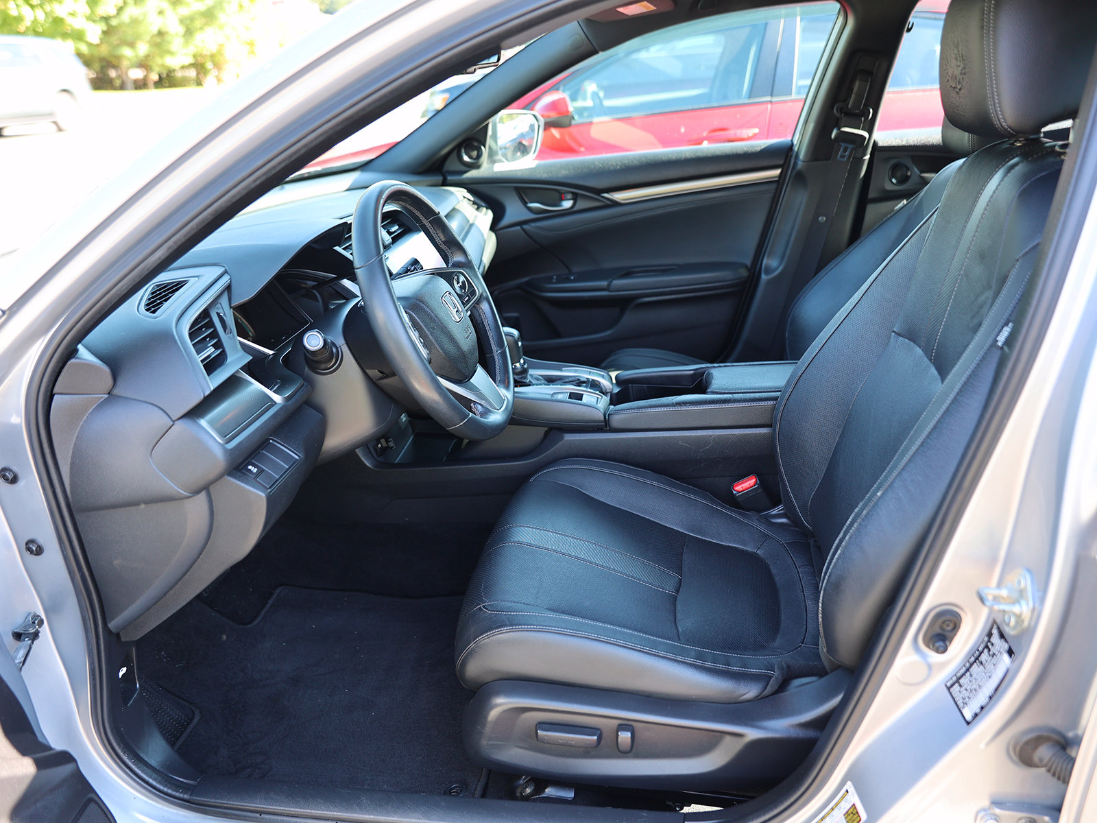 2018 Honda Civic Hatchback EX-L - Photo 15