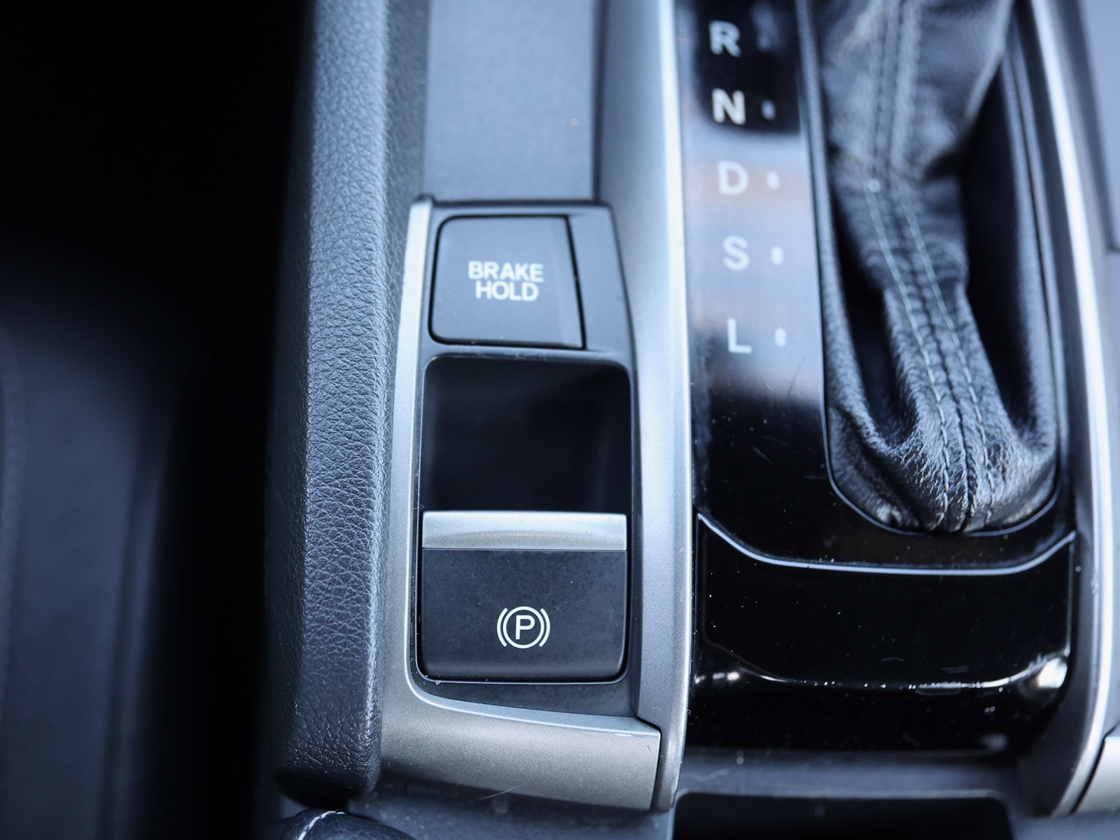 2018 Honda Civic Hatchback EX-L - Photo 27