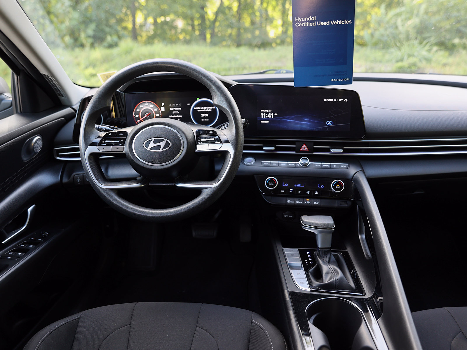 2024 Hyundai Elantra Blue - Photo 12