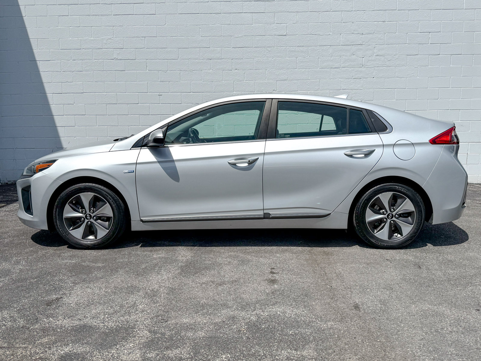2019 Hyundai Ioniq Limited - Photo 10