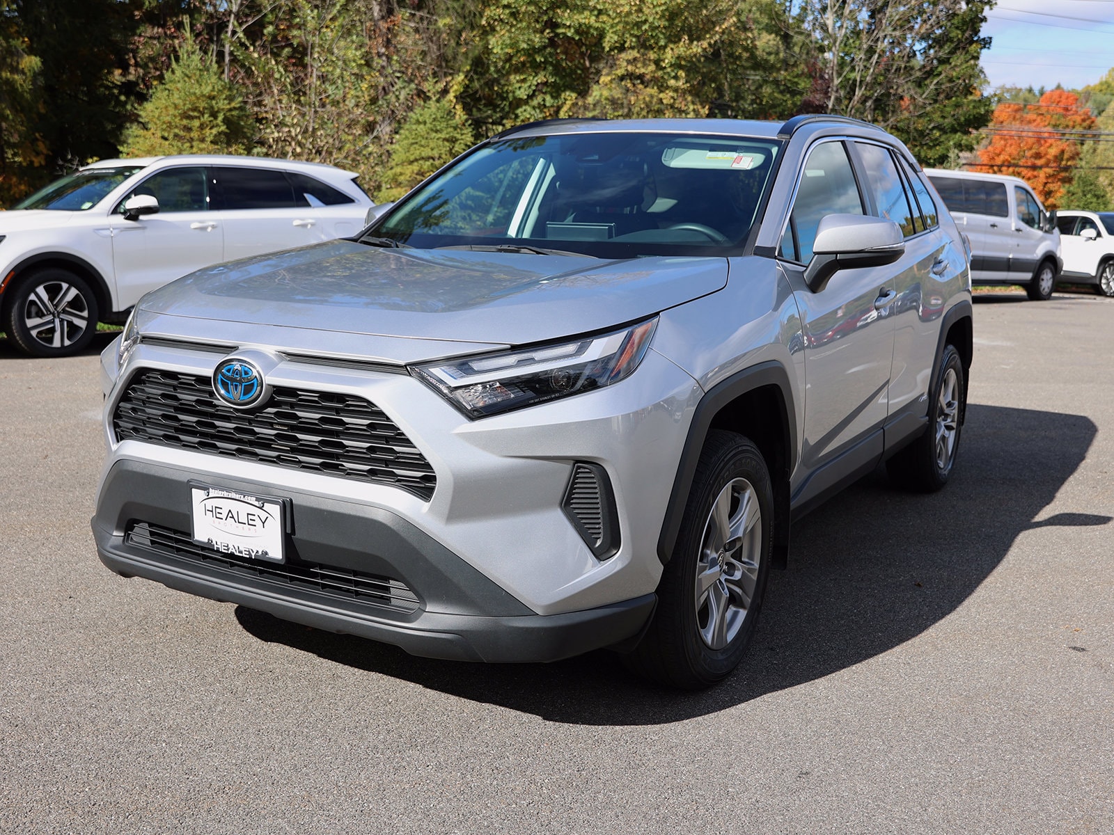 2024 Toyota RAV4 XLE - Photo 3