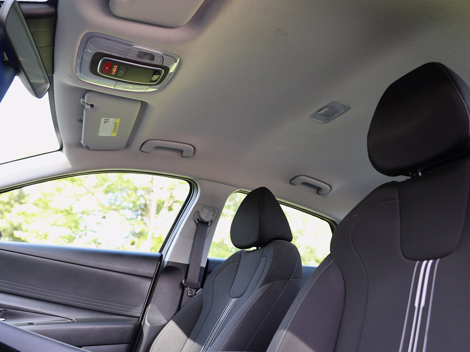 2024 Hyundai Elantra Blue - Photo 17