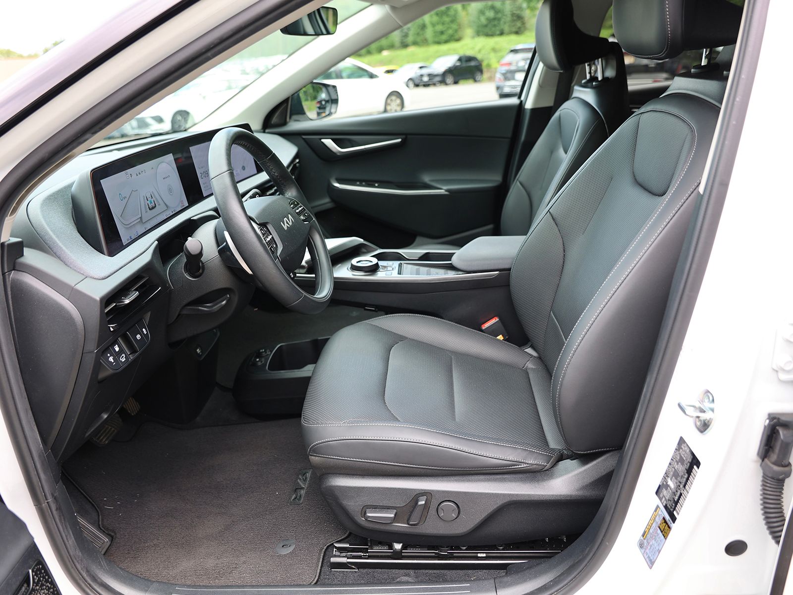2024 Kia EV6 Wind - Photo 16