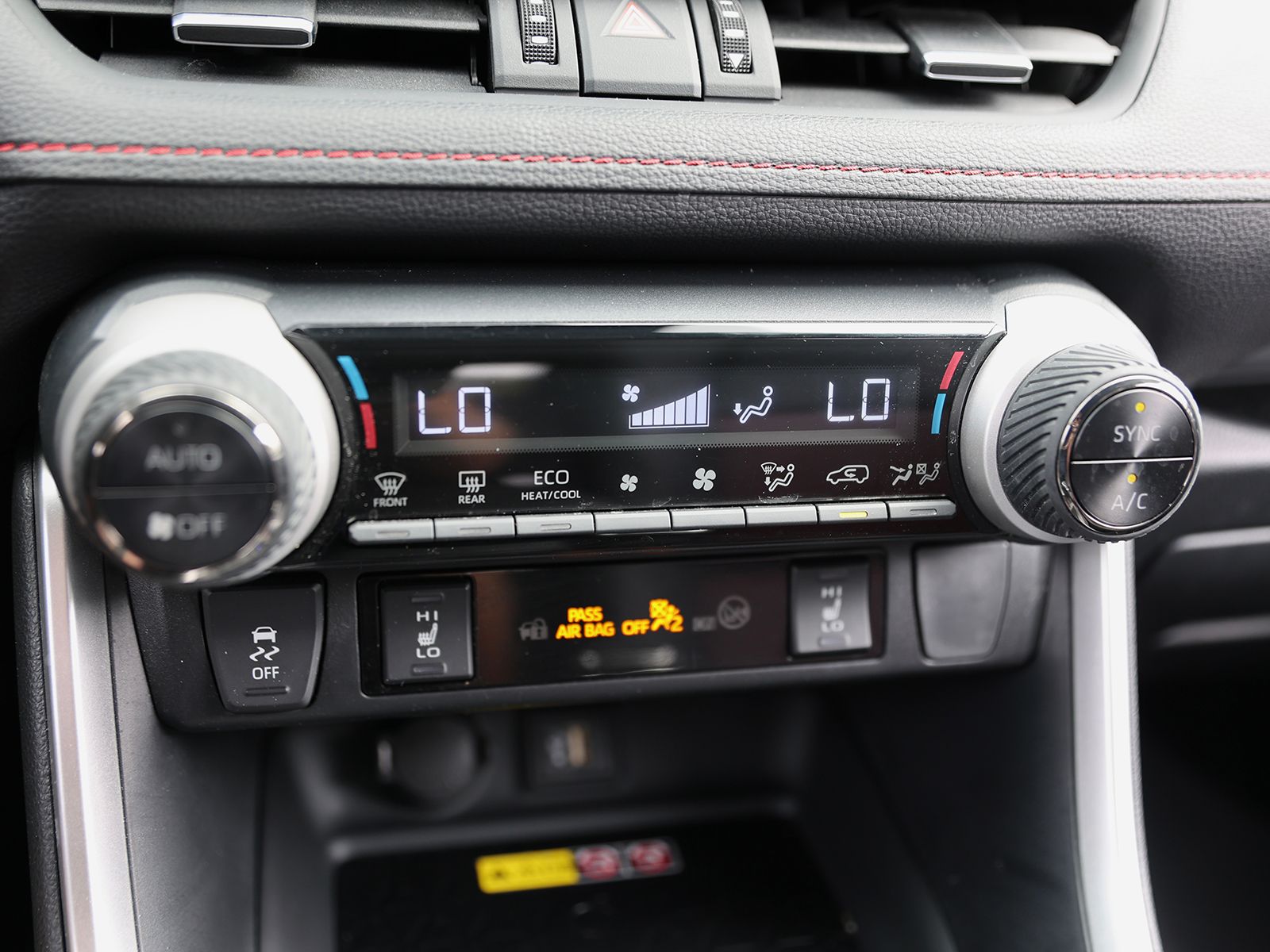 2023 Toyota RAV4 XSE - Photo 31