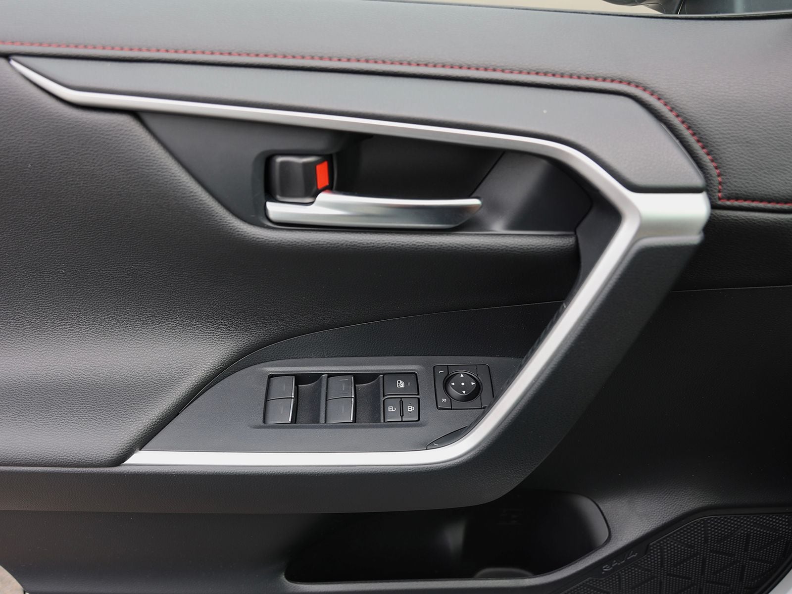 2023 Toyota RAV4 XSE - Photo 39