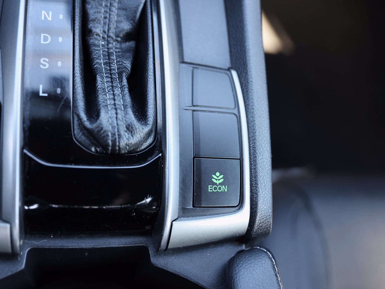 2018 Honda Civic Hatchback EX-L - Photo 28