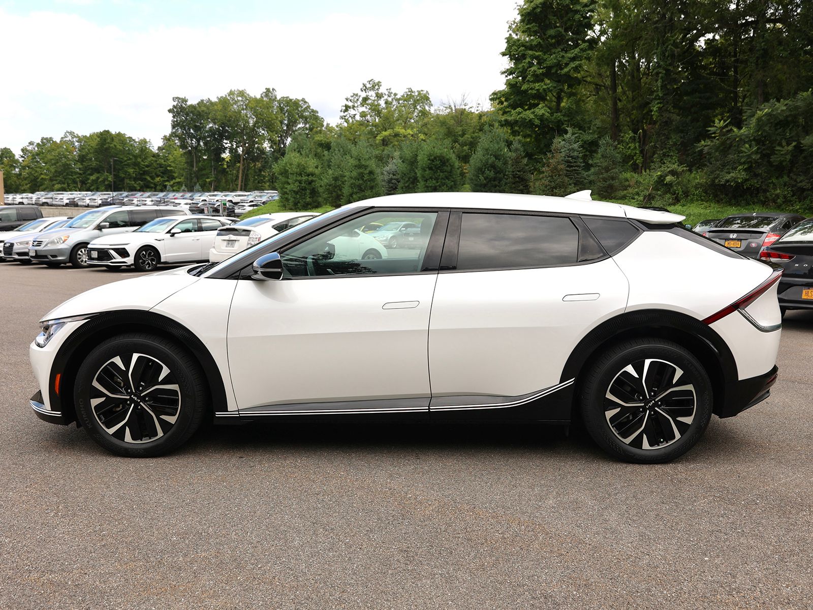 2024 Kia EV6 Wind - Photo 8