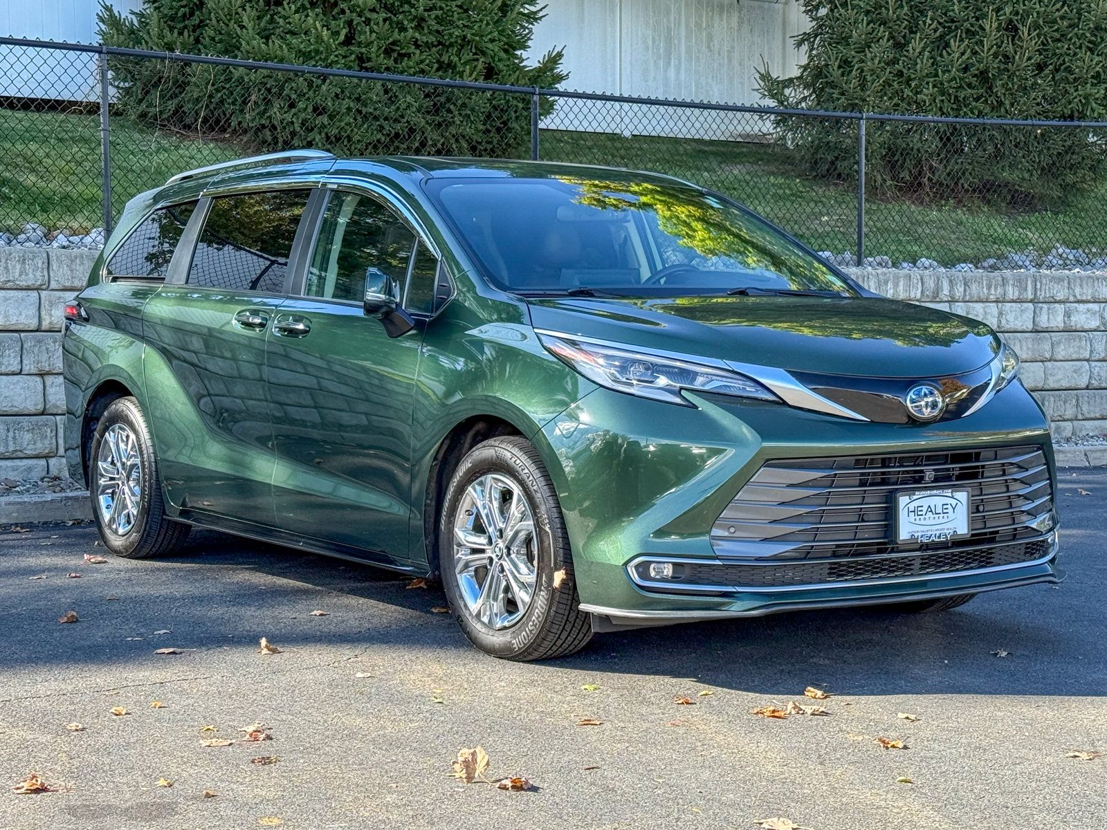Used 2022 Toyota Sienna Platinum Minivan/Van