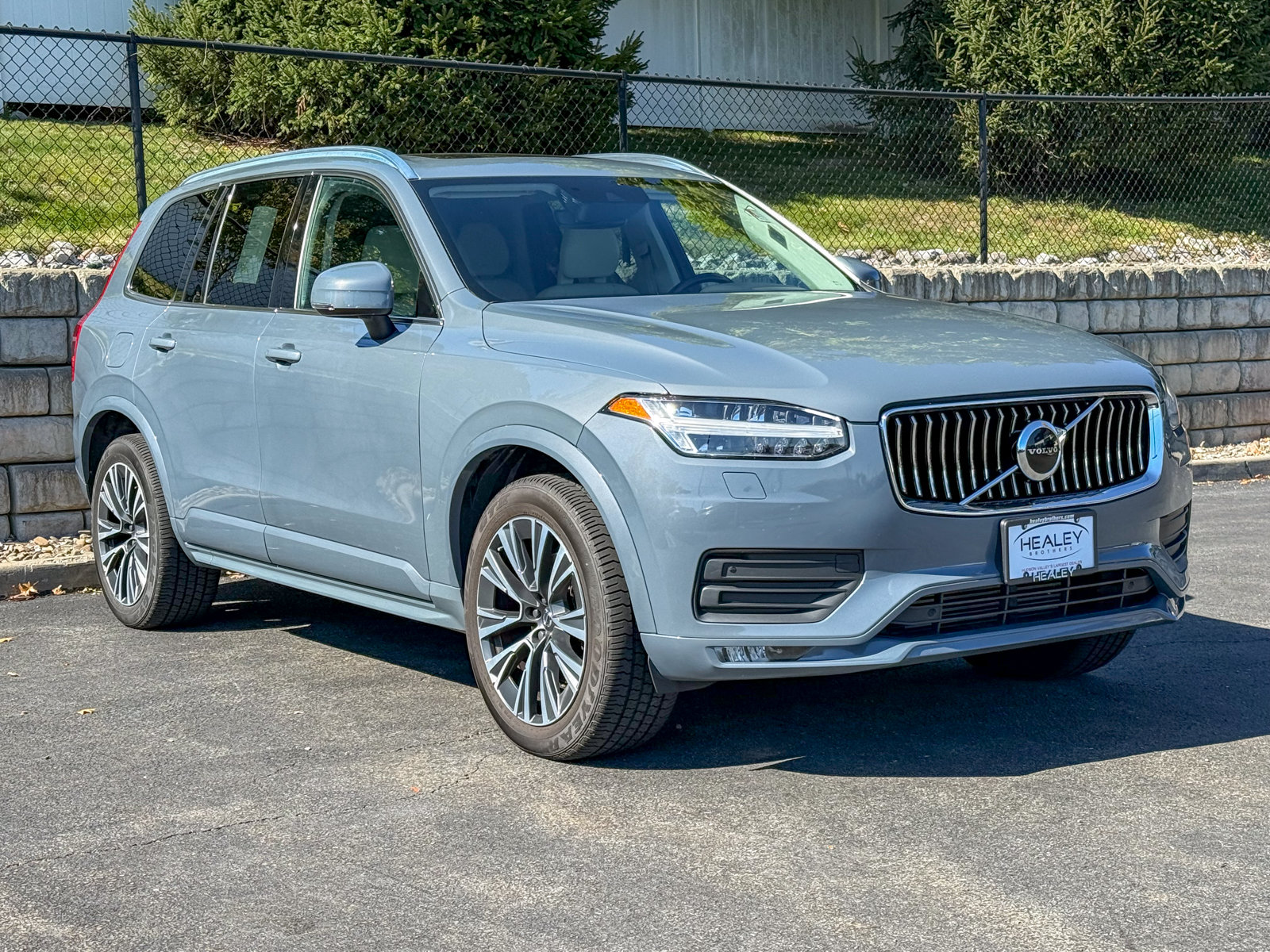 Used 2021 Volvo XC90 T6 Momentum SUV