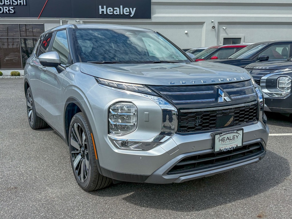New 2026 Mitsubishi Outlander SE SUV