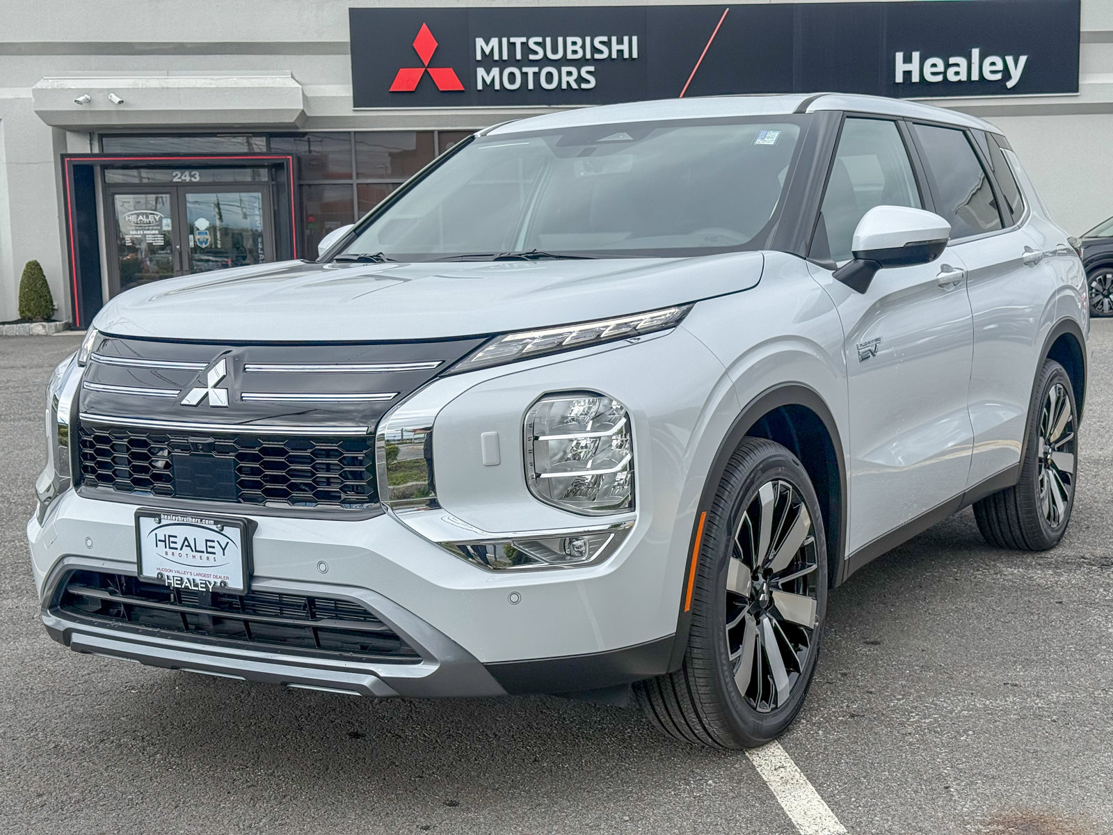 New 2026 Mitsubishi Outlander Phev SE SUV