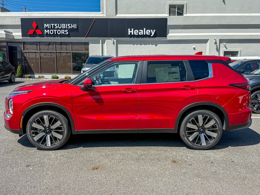 New 2026 Mitsubishi Outlander SE SUV