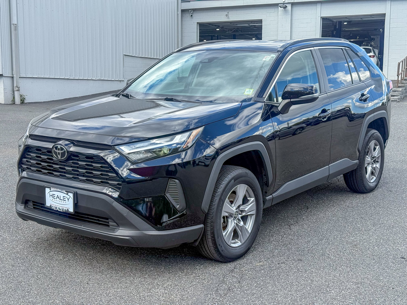 Used 2025 Toyota RAV4 XLE SUV