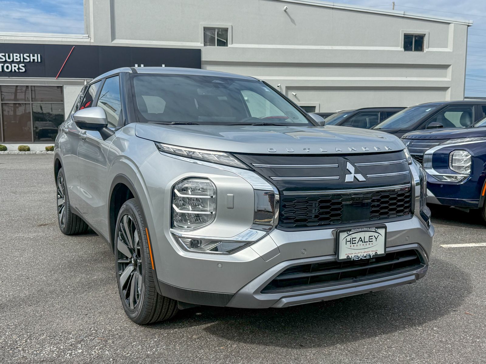 2026 Mitsubishi Outlander SE SUV