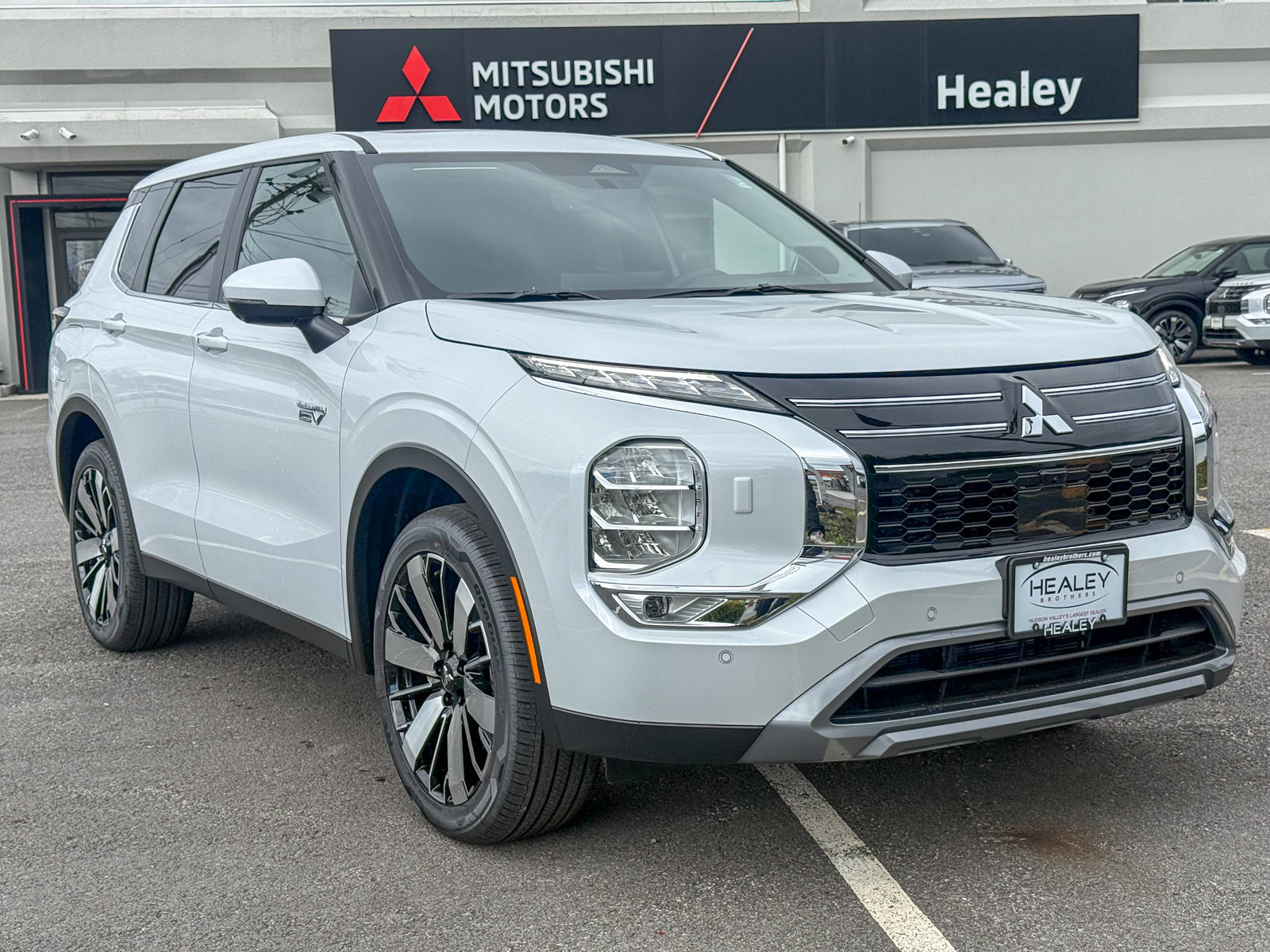 New 2026 Mitsubishi Outlander Phev SE SUV