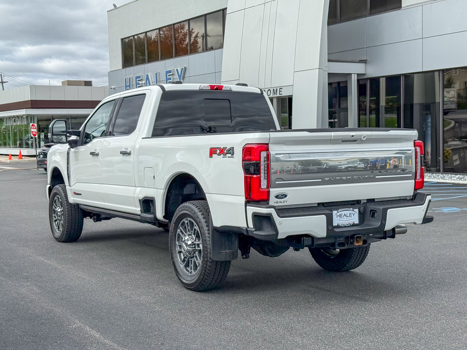 Used 2025 Ford F-350SD Platinum Truck
