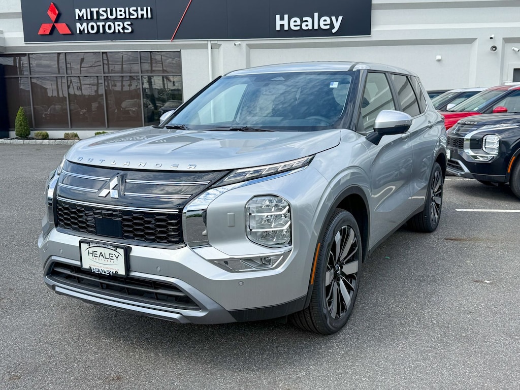 New 2026 Mitsubishi Outlander SE SUV