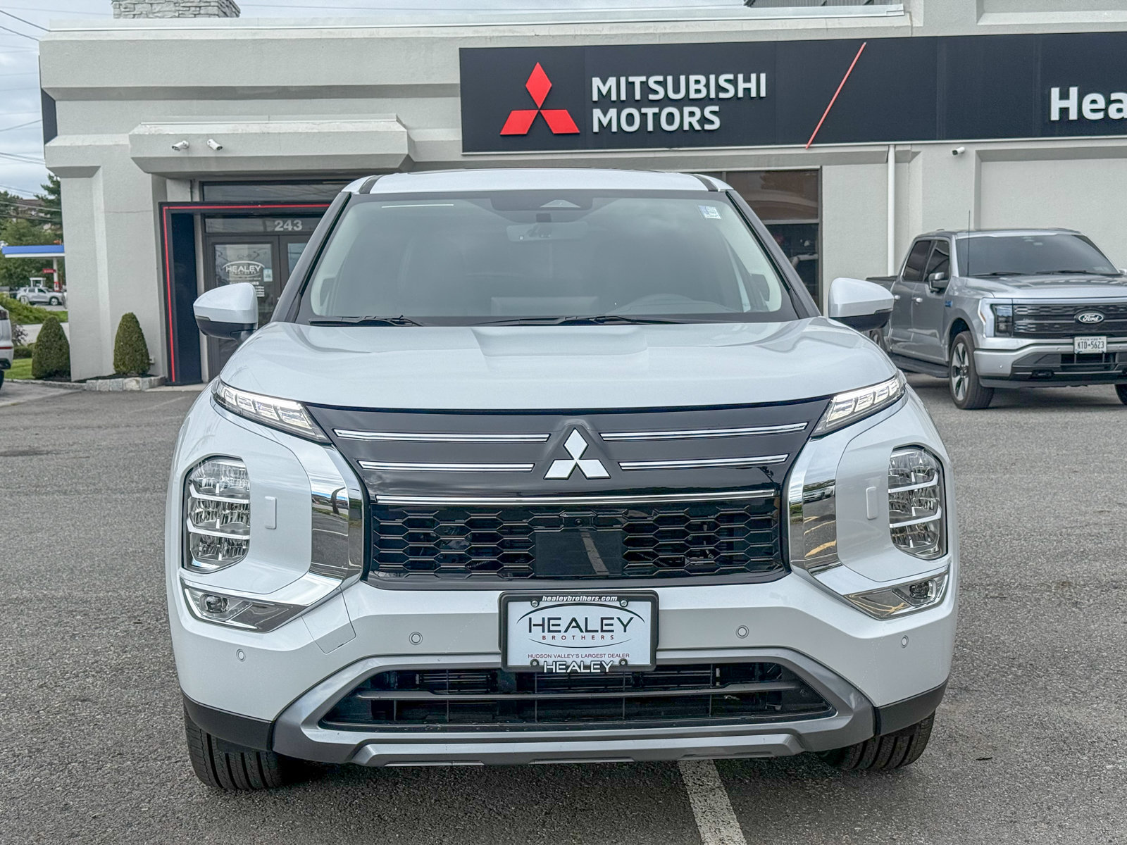 New 2026 Mitsubishi Outlander Phev SE SUV