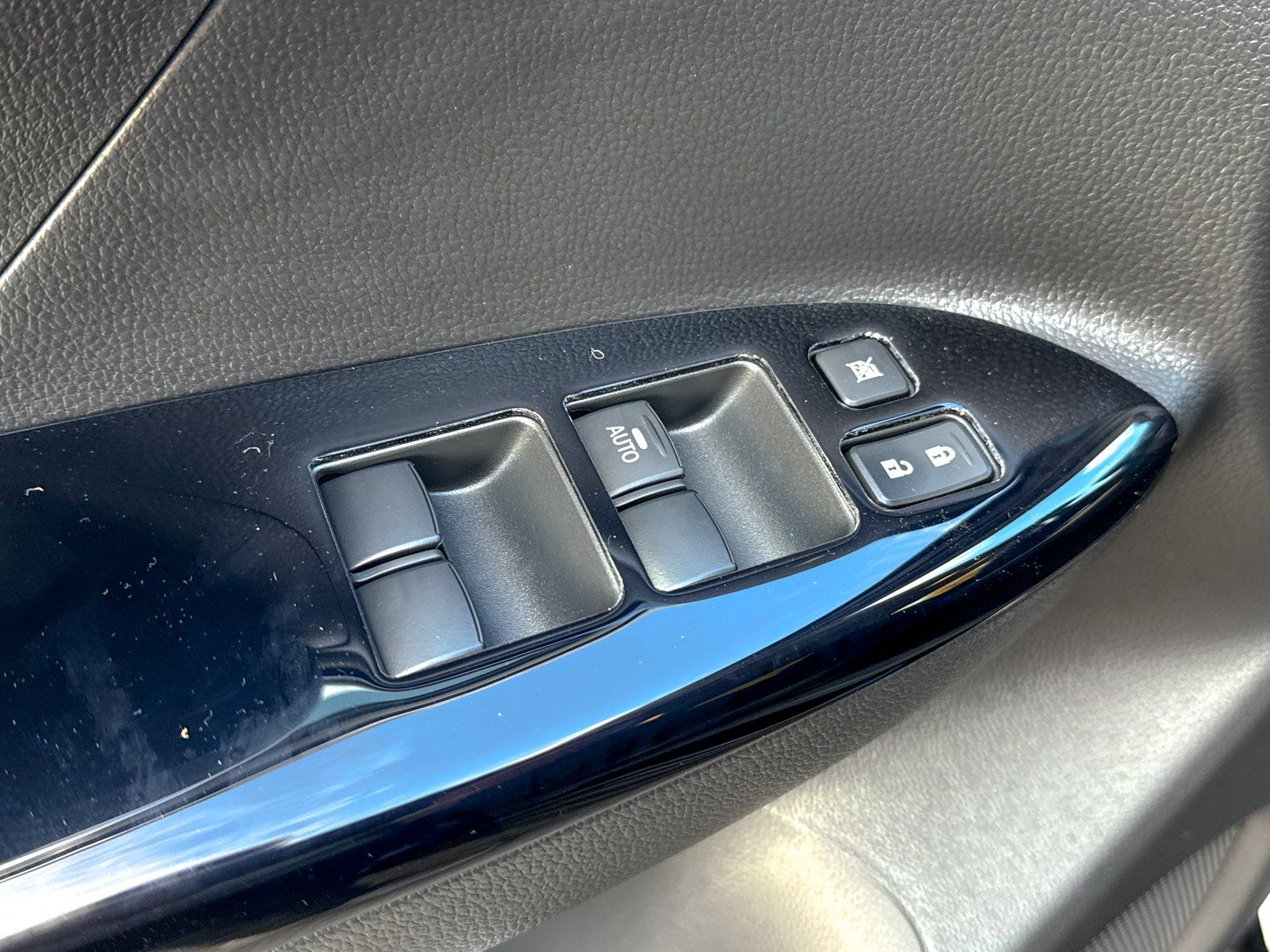 2026 Mitsubishi Eclipse Cross LE - Photo 18