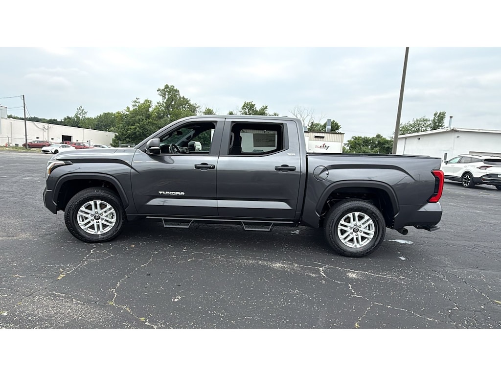 New 2026 Toyota Tundra SR5 SR5 CREWMAX 5.5
