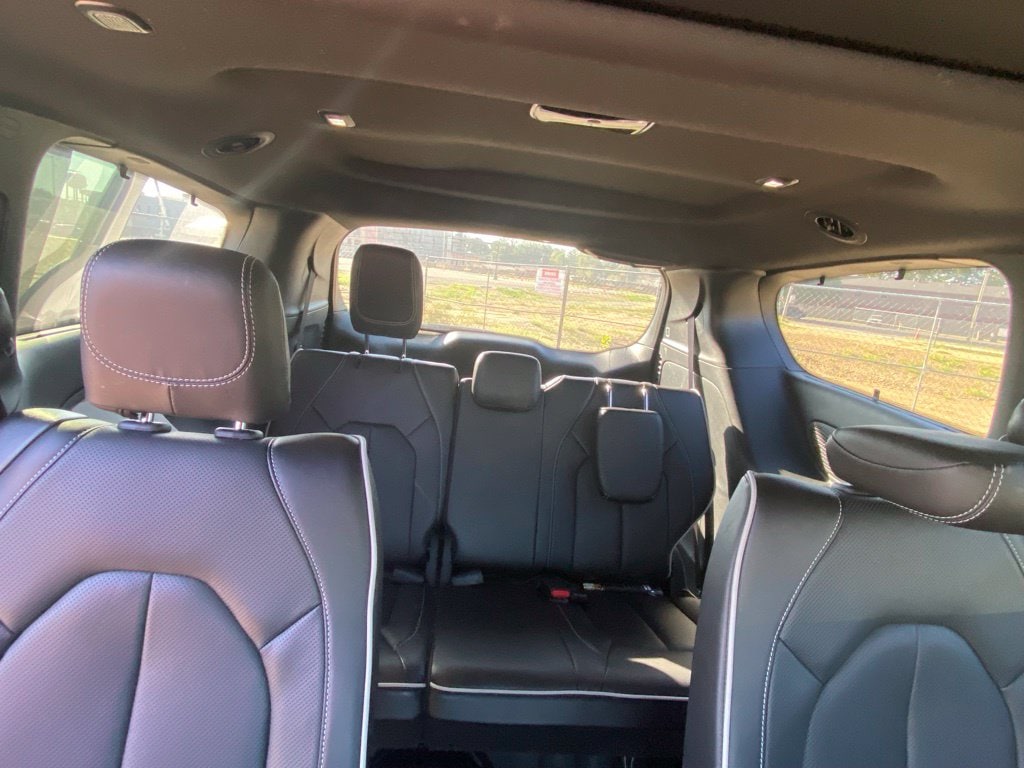 2026 Chrysler Pacifica Limited - Photo 18