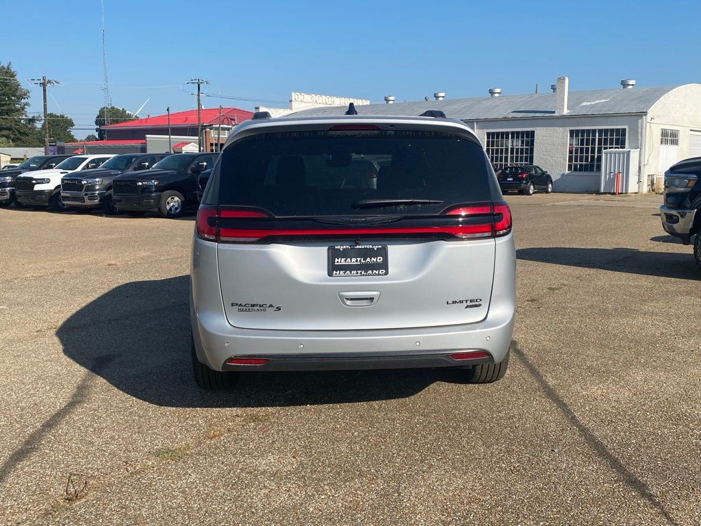 2026 Chrysler Pacifica Limited - Photo 8