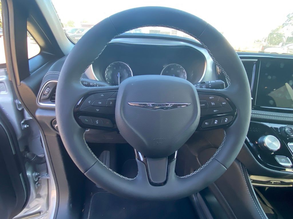 2026 Chrysler Pacifica Limited - Photo 13