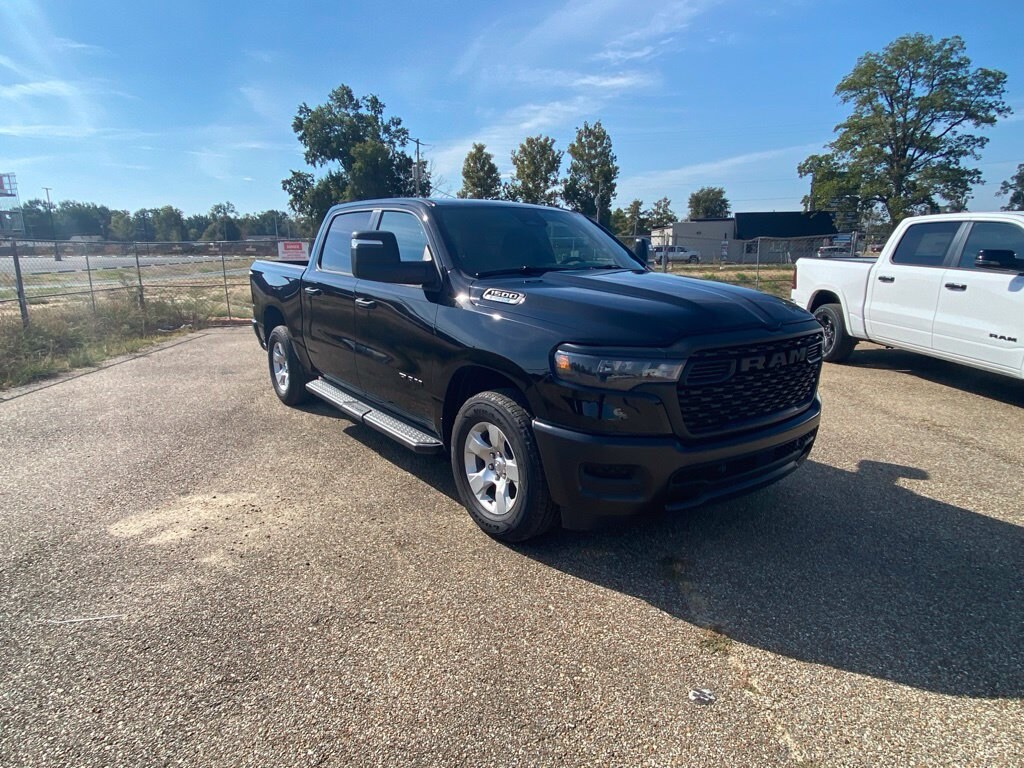 New 2026 Ram 1500 TRADESMAN CREW CAB 4X4 5'7 BOX Pickup