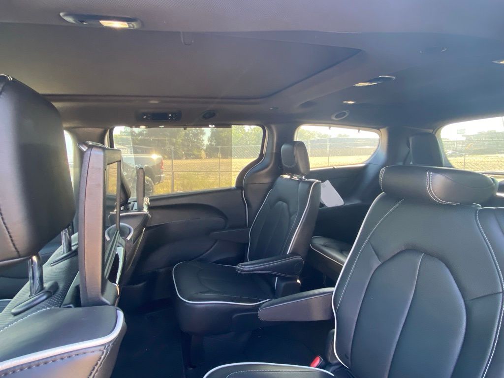 2026 Chrysler Pacifica Limited - Photo 25