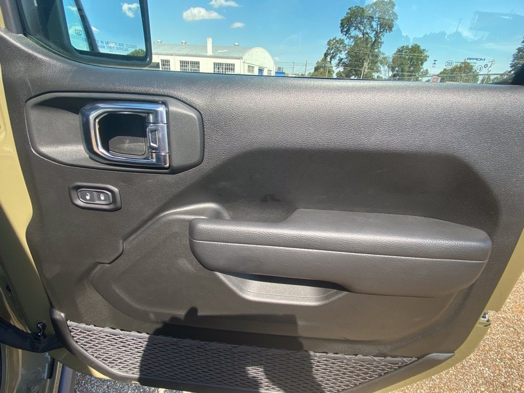 2025 Jeep Wrangler 4-Door Willys - Photo 24