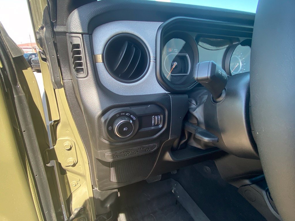 2025 Jeep Wrangler 4-Door Willys - Photo 16