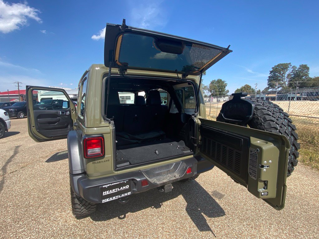 2025 Jeep Wrangler 4-Door Willys - Photo 29