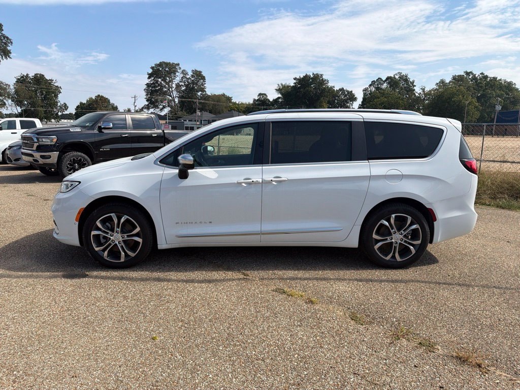 New 2026 Chrysler Pacifica PINNACLE AWD Passenger Van