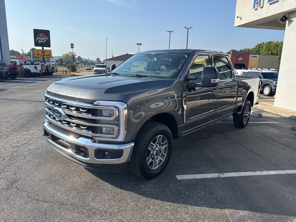 2026 Ford F-350 Super Duty Lariat - Photo 4