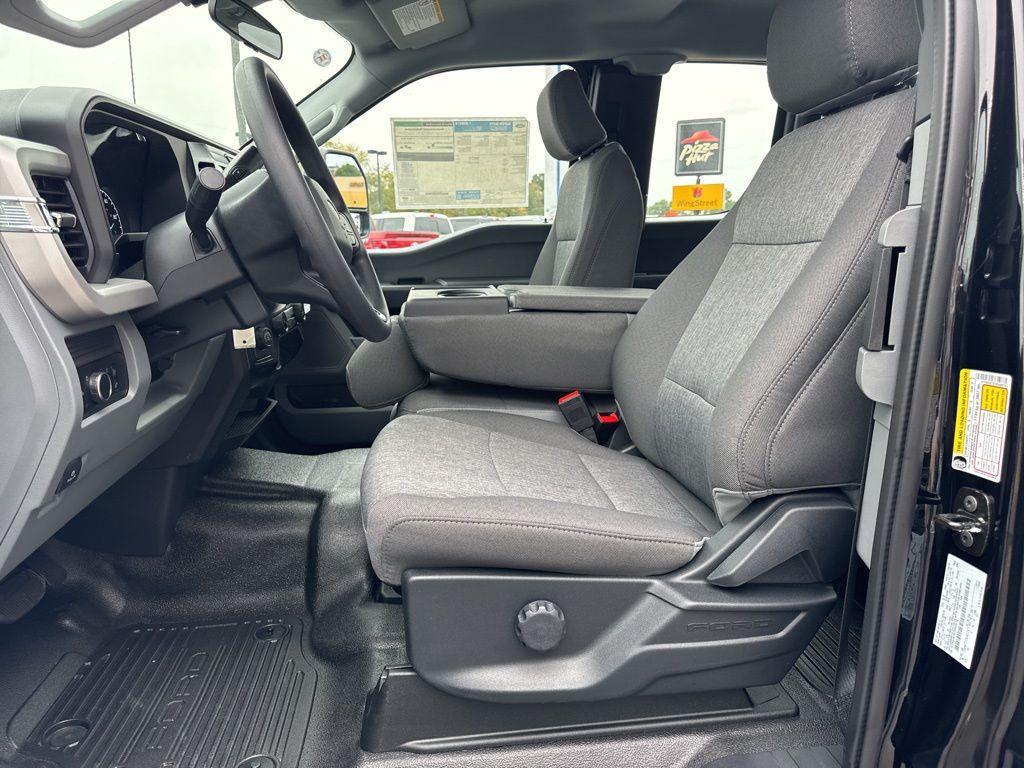 2026 Ford F-250 Super Duty XL - Photo 13