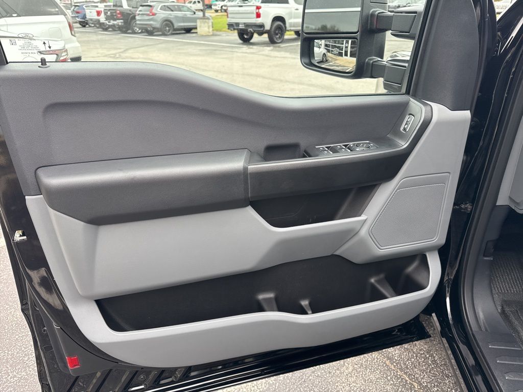 2026 Ford F-250 Super Duty XL - Photo 25