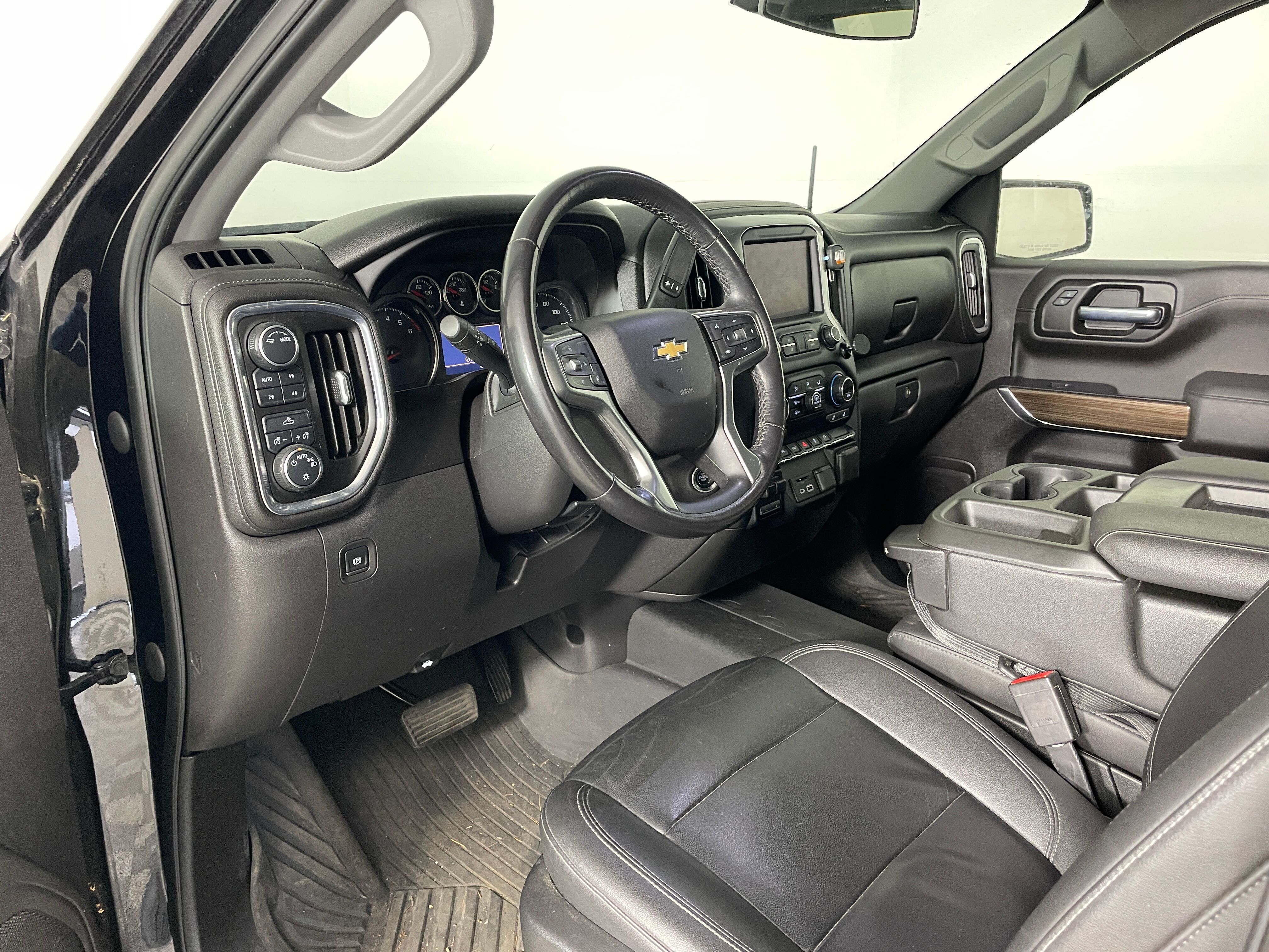 Used 2021 Chevrolet Silverado 1500 LT Truck Crew Cab