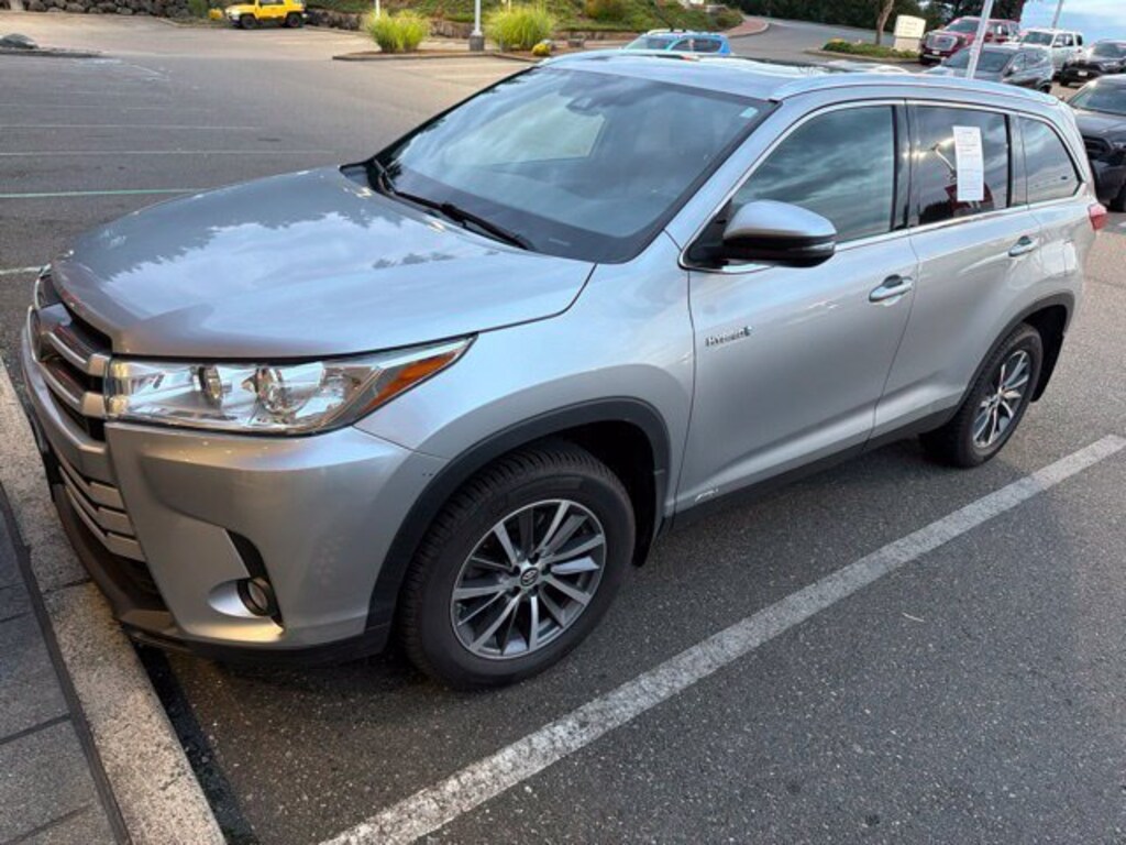 Used 2019 Toyota Highlander Hybrid XLE V6 SUV