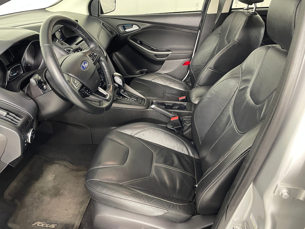 Used 2016 Ford Focus SE Hatchback