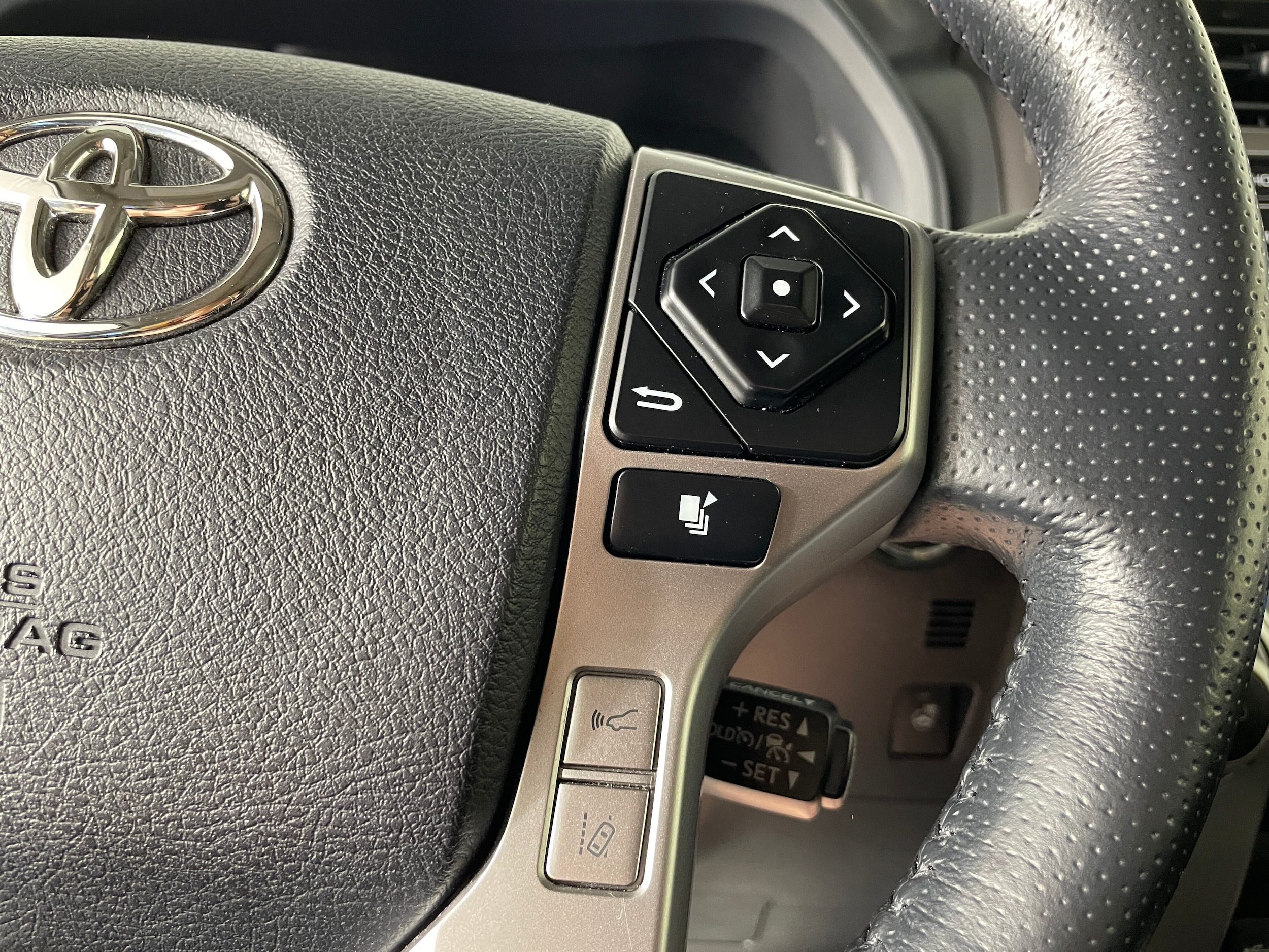 2023 Toyota 4Runner Limited - Photo 9