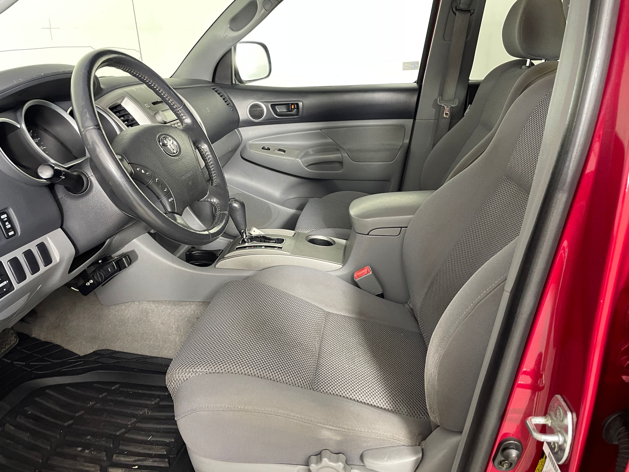 Used 2005 Toyota Tacoma PreRunner with VIN 5TEJU62N35Z035014 for sale in Bremerton, WA