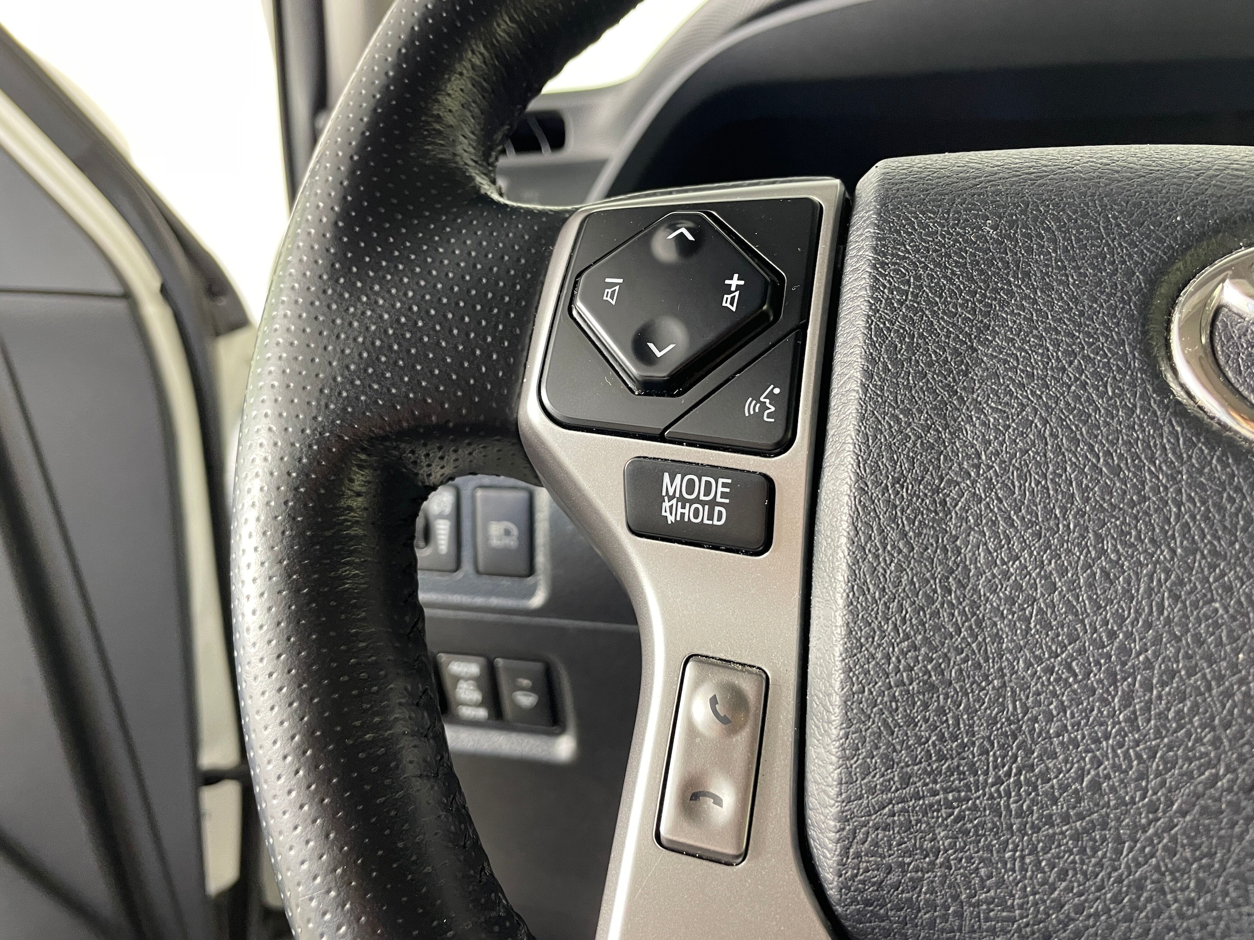 2023 Toyota 4Runner Limited - Photo 10