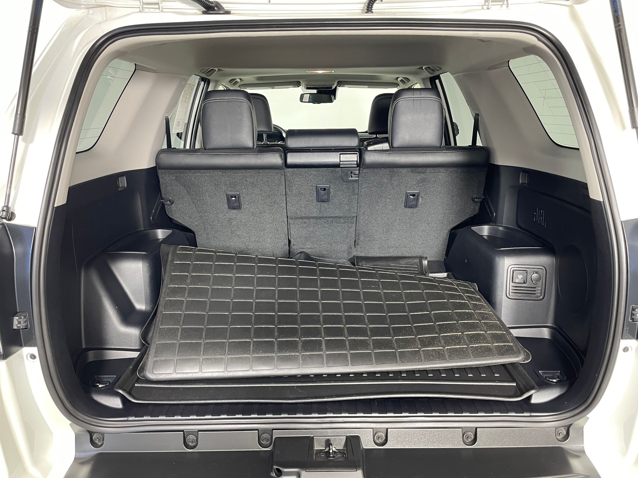 2023 Toyota 4Runner Limited - Photo 17