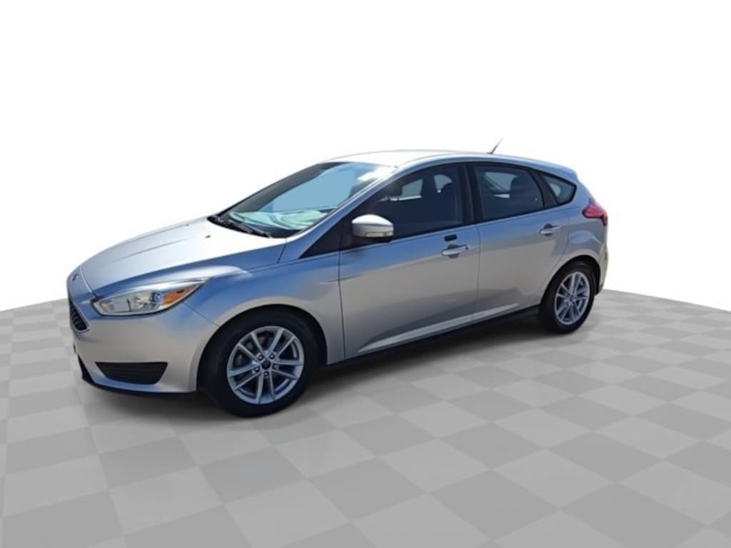 Used 2015 Ford Focus SE Hatchback