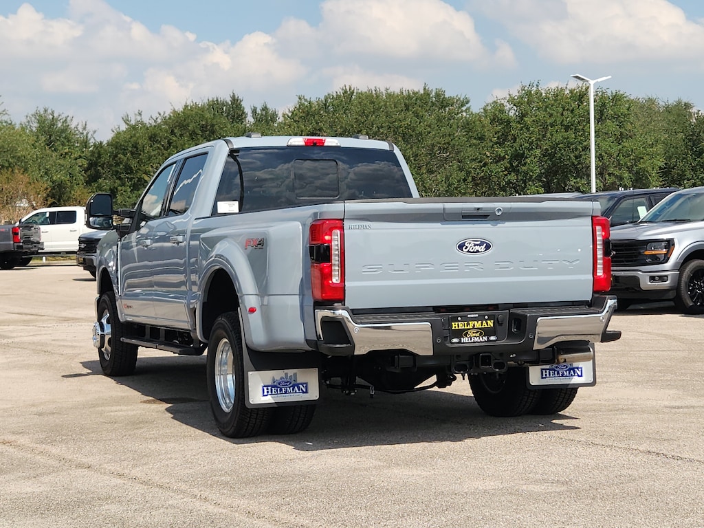 New 2027 Ford Super Duty F-350® Lariat® TRUCK