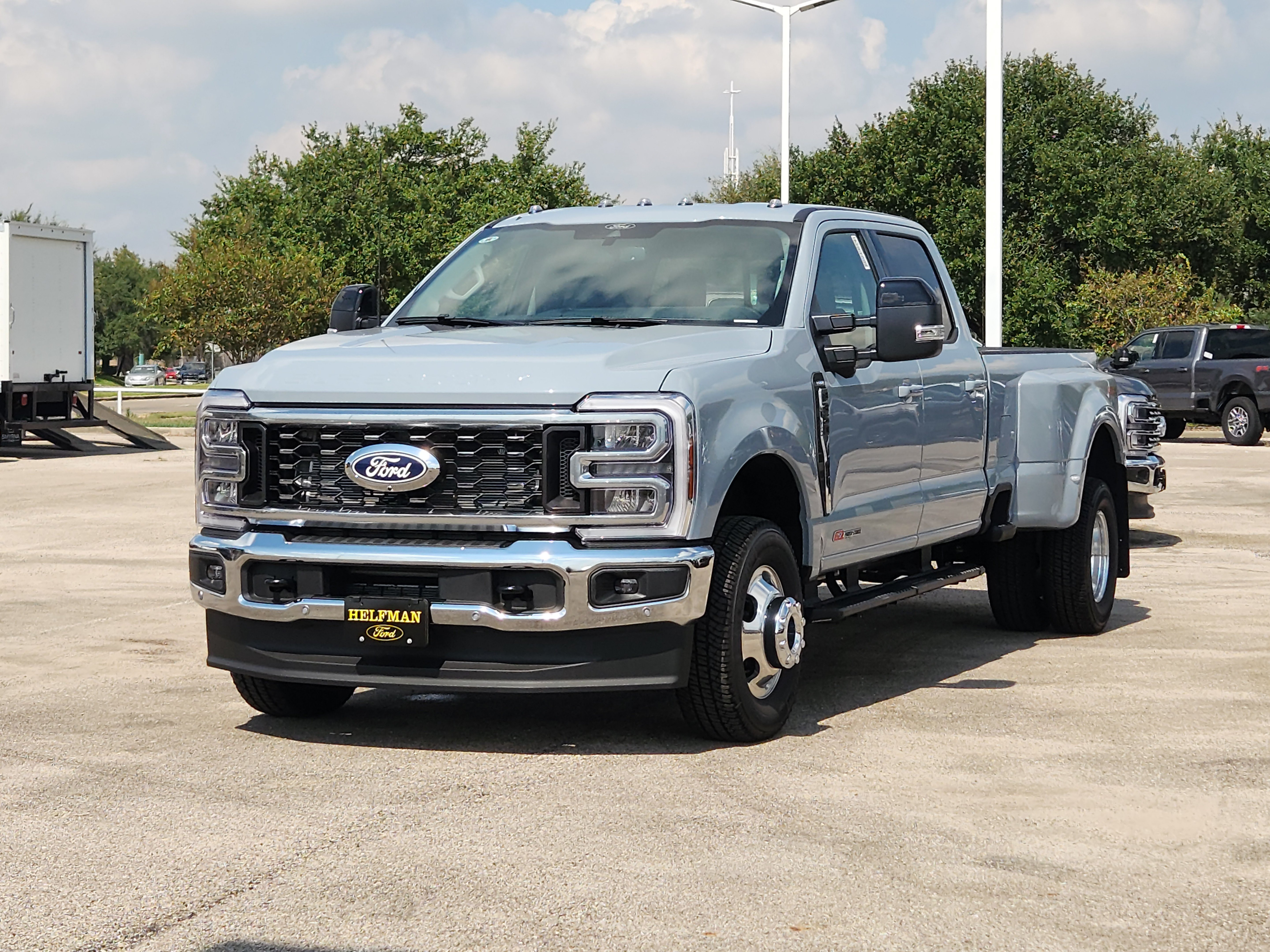 New 2027 Ford Super Duty F-350® Lariat® TRUCK