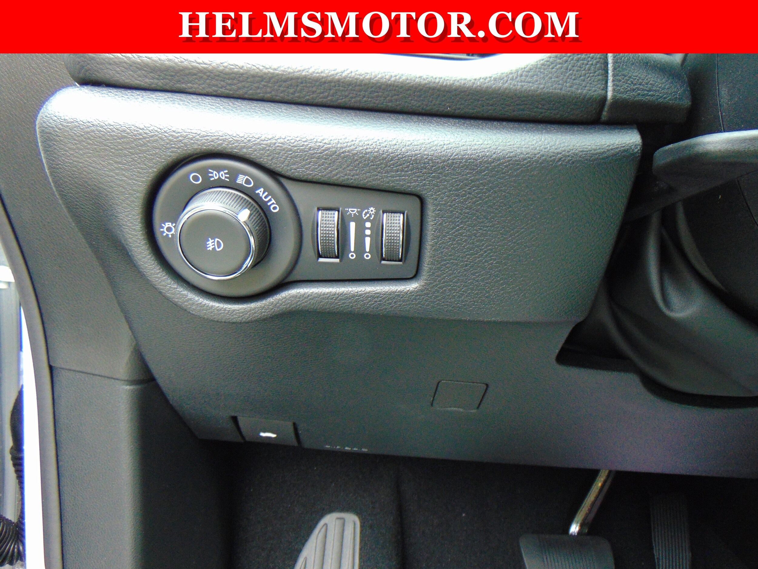 2026 Chrysler Pacifica Select - Photo 19