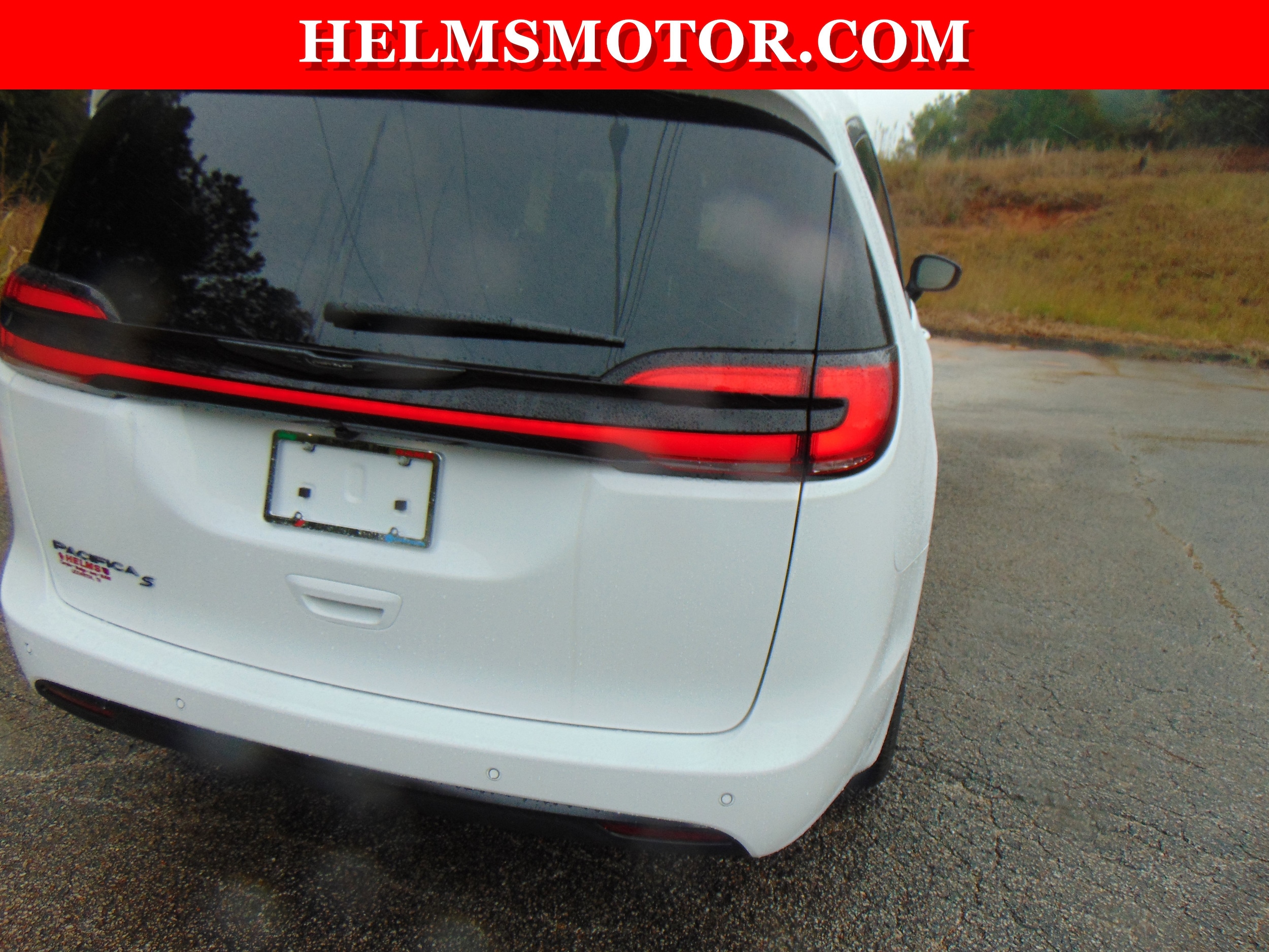 2026 Chrysler Pacifica Select - Photo 15